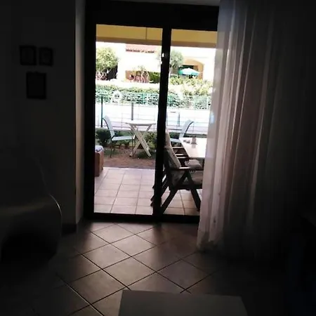 Luxury With Pool View דירה