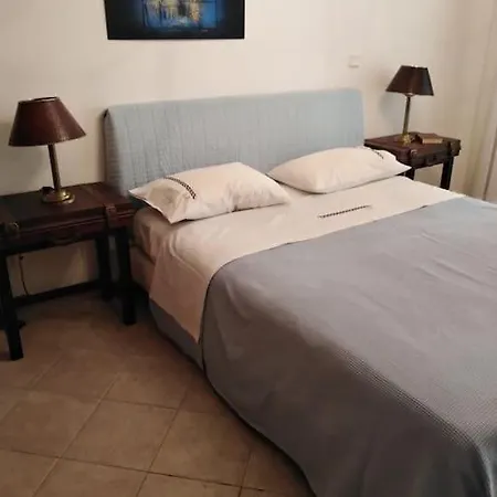 Luxury With Pool View Apartamento Xylokastro