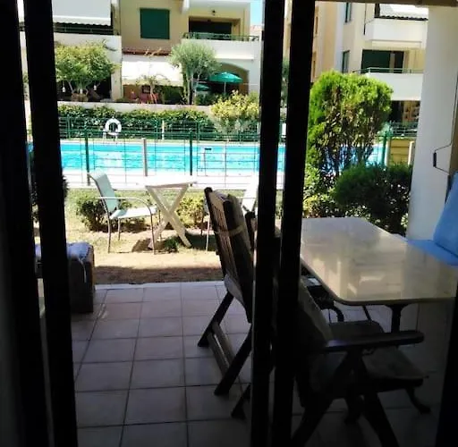 Luxury With Pool View Apartamento Xylokastro